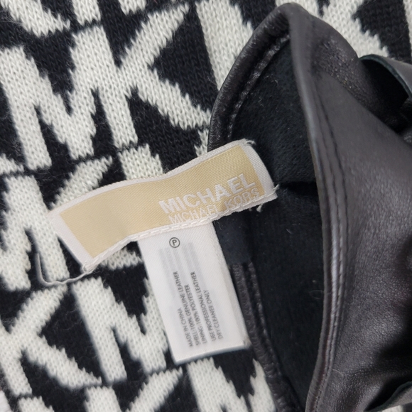 Michael Kors Signature Infinity Scarf and Gloves - Picture 4 of 9